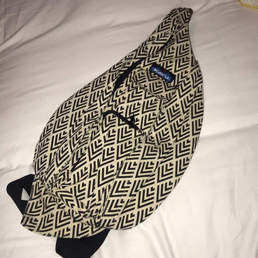 Kavu black and natural rope bag